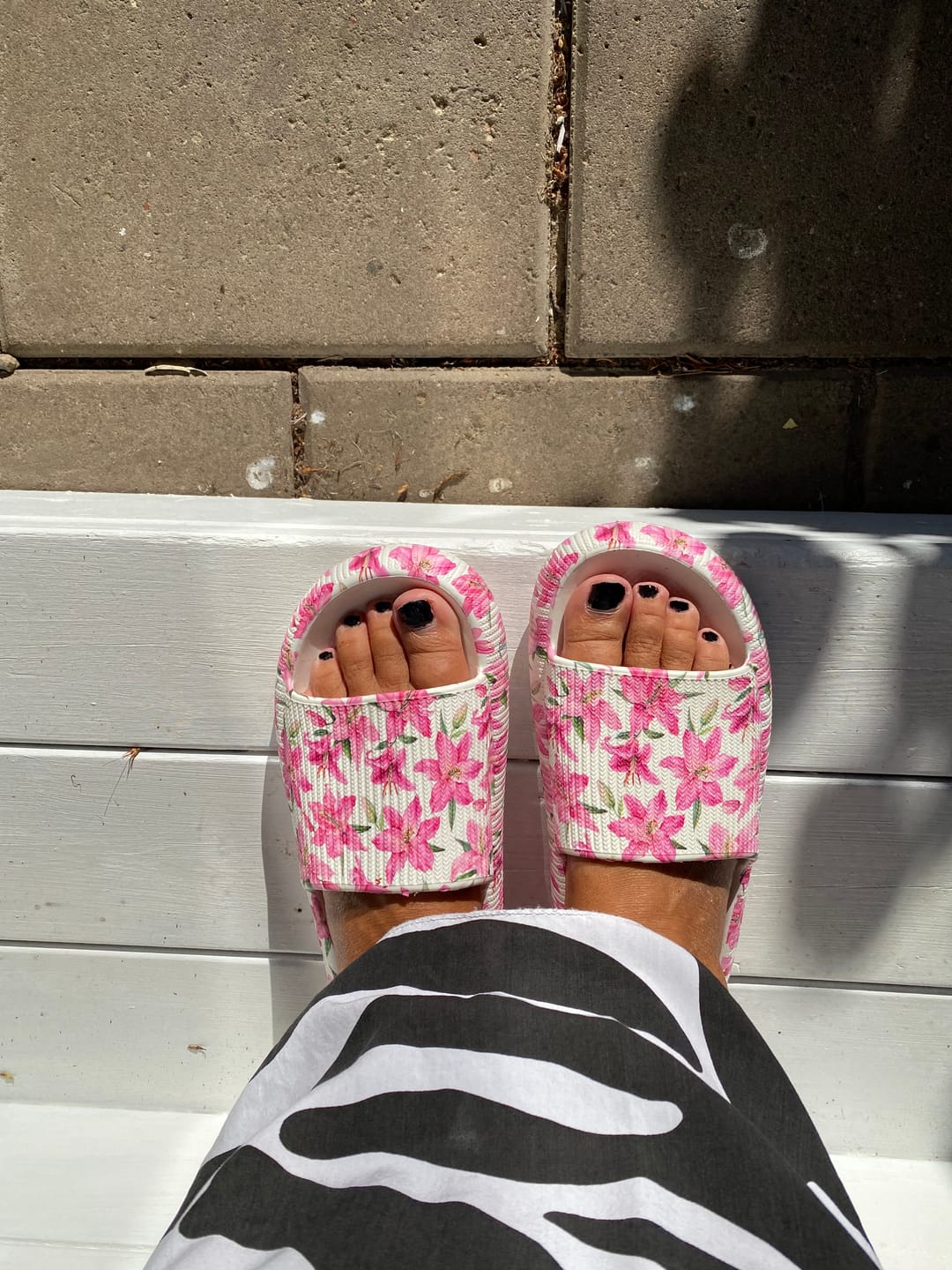 Customer photo review of HappyFlops Limited Editions