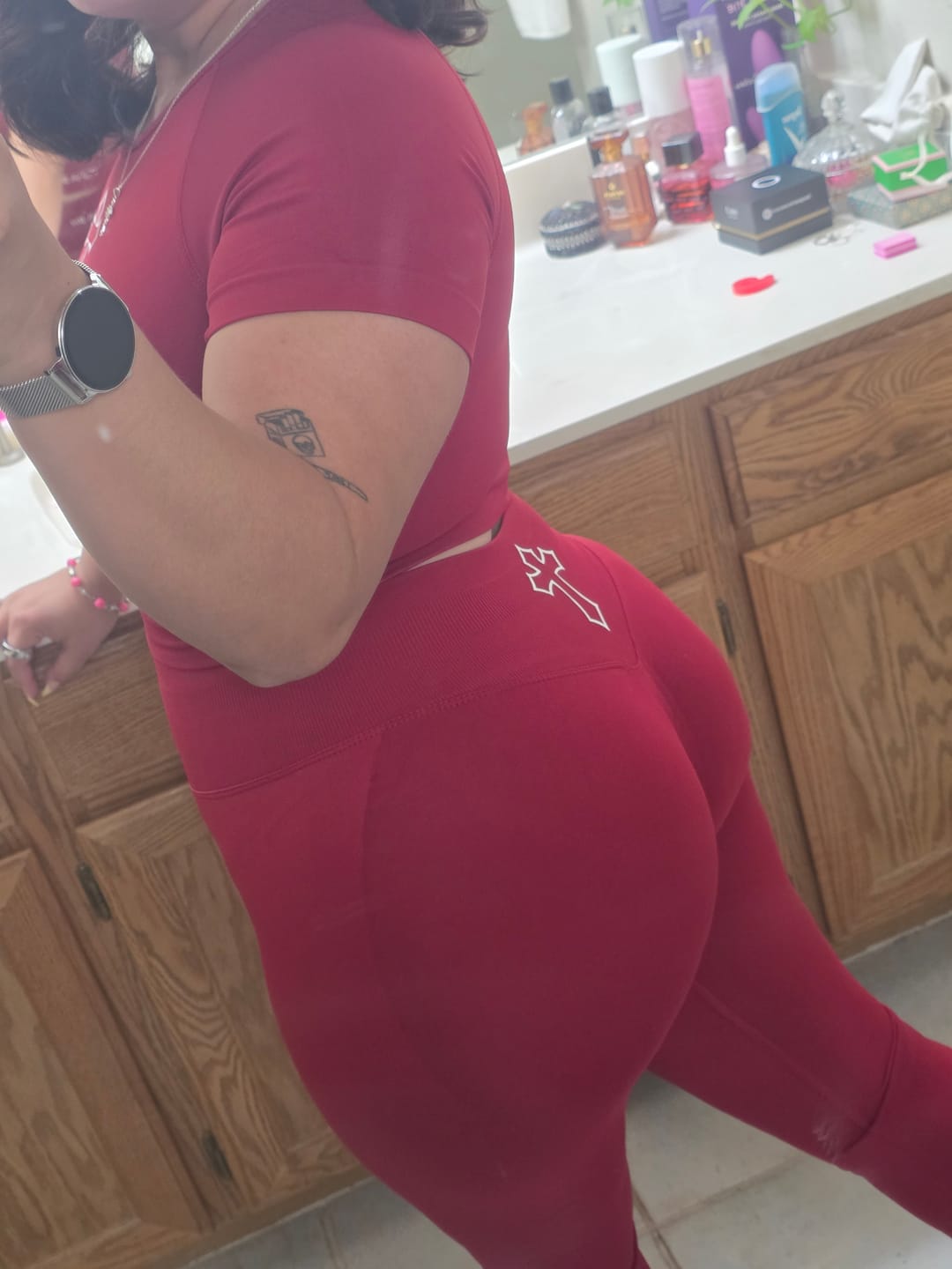 Customer photo review of Halo Rise Leggings - Wine Red