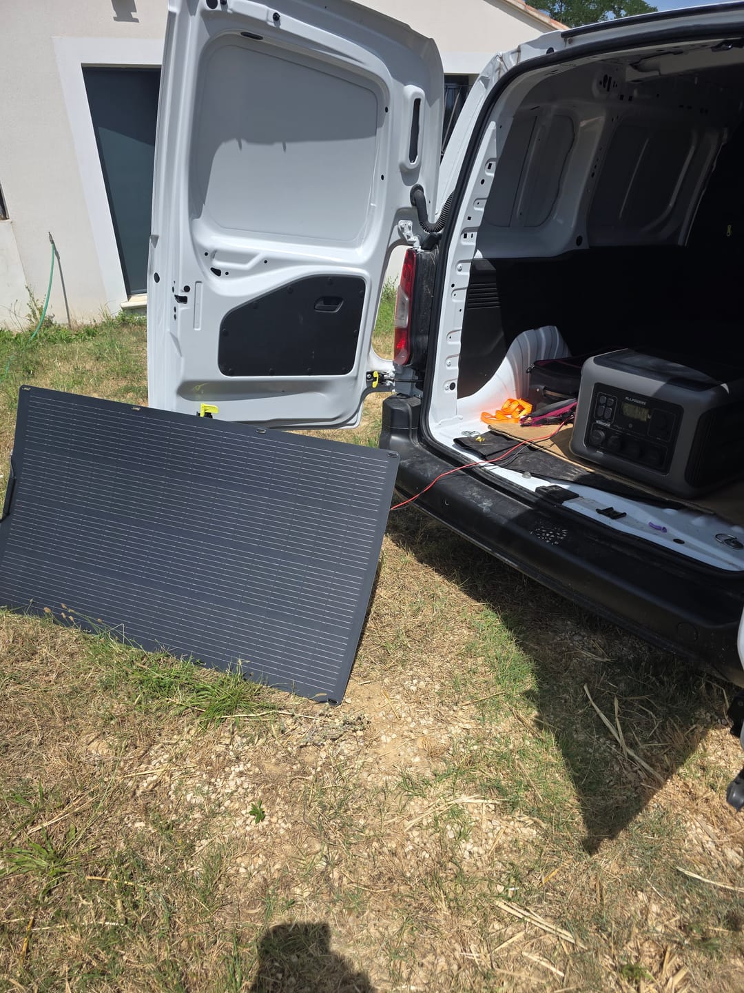Customer photo review of ALLPOWERS R2500 V2 Station électrique portable 2500W 1920Wh