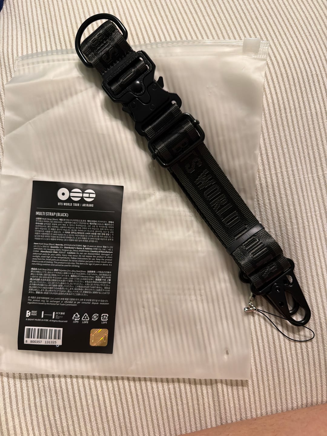Customer photo review of BTS - ARIRANG WORLD TOUR OFFICIAL MD MULTI STRAP