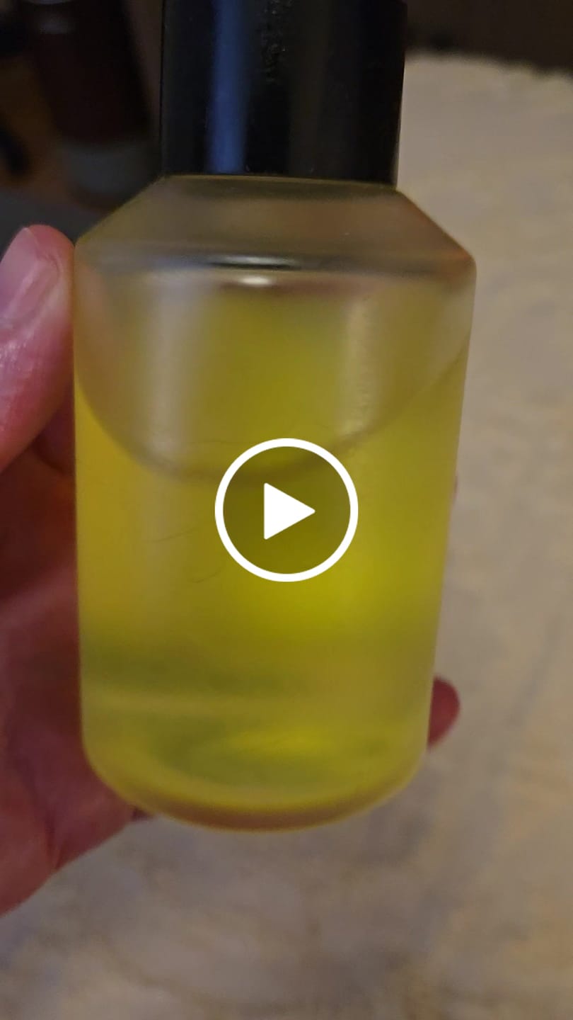 Customer video review of RICH BITCH BODY OIL (the return of the OG 1st formula)