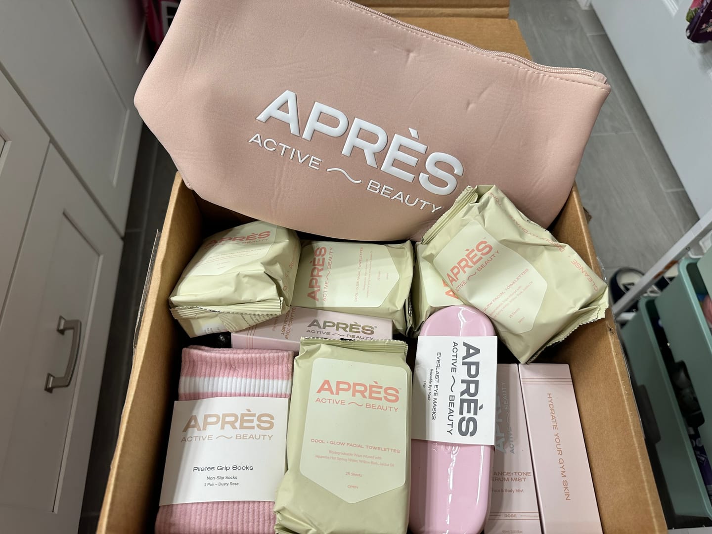 Customer photo review of Après Ski Skincare Kit