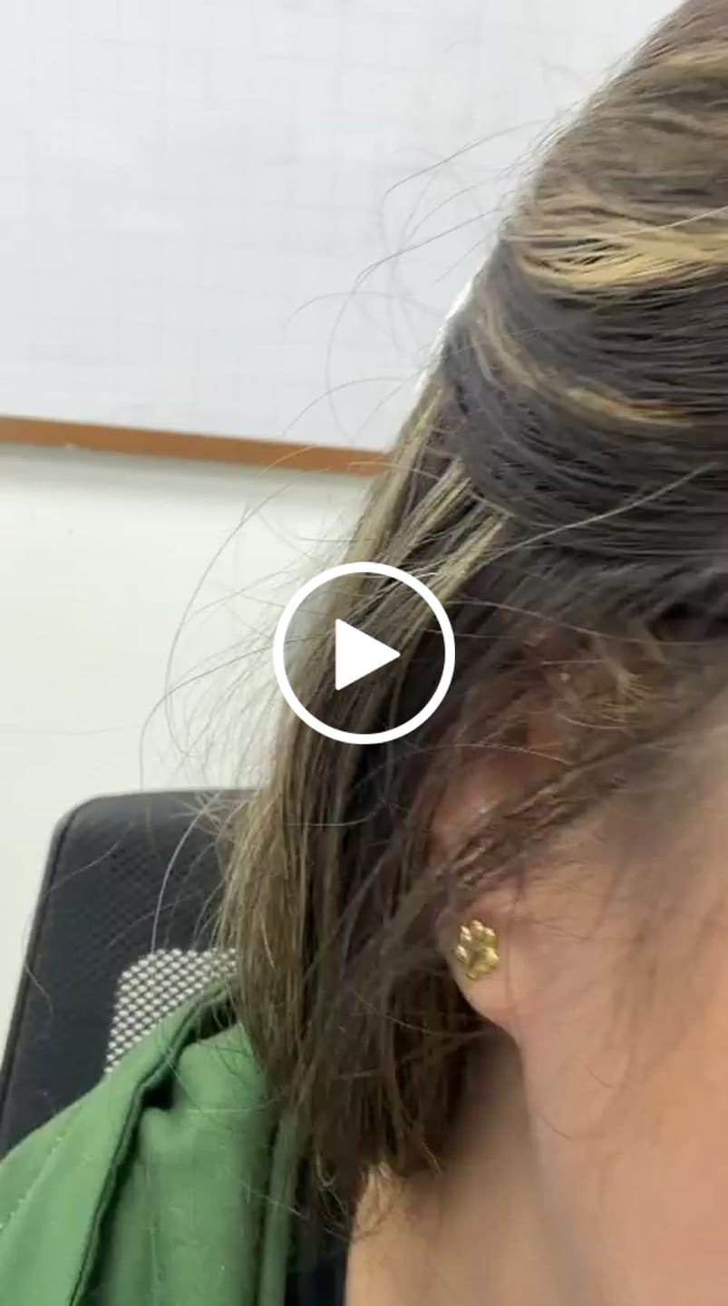 Customer video review of Aretes Huellita en Oro laminado 18k Para Dama