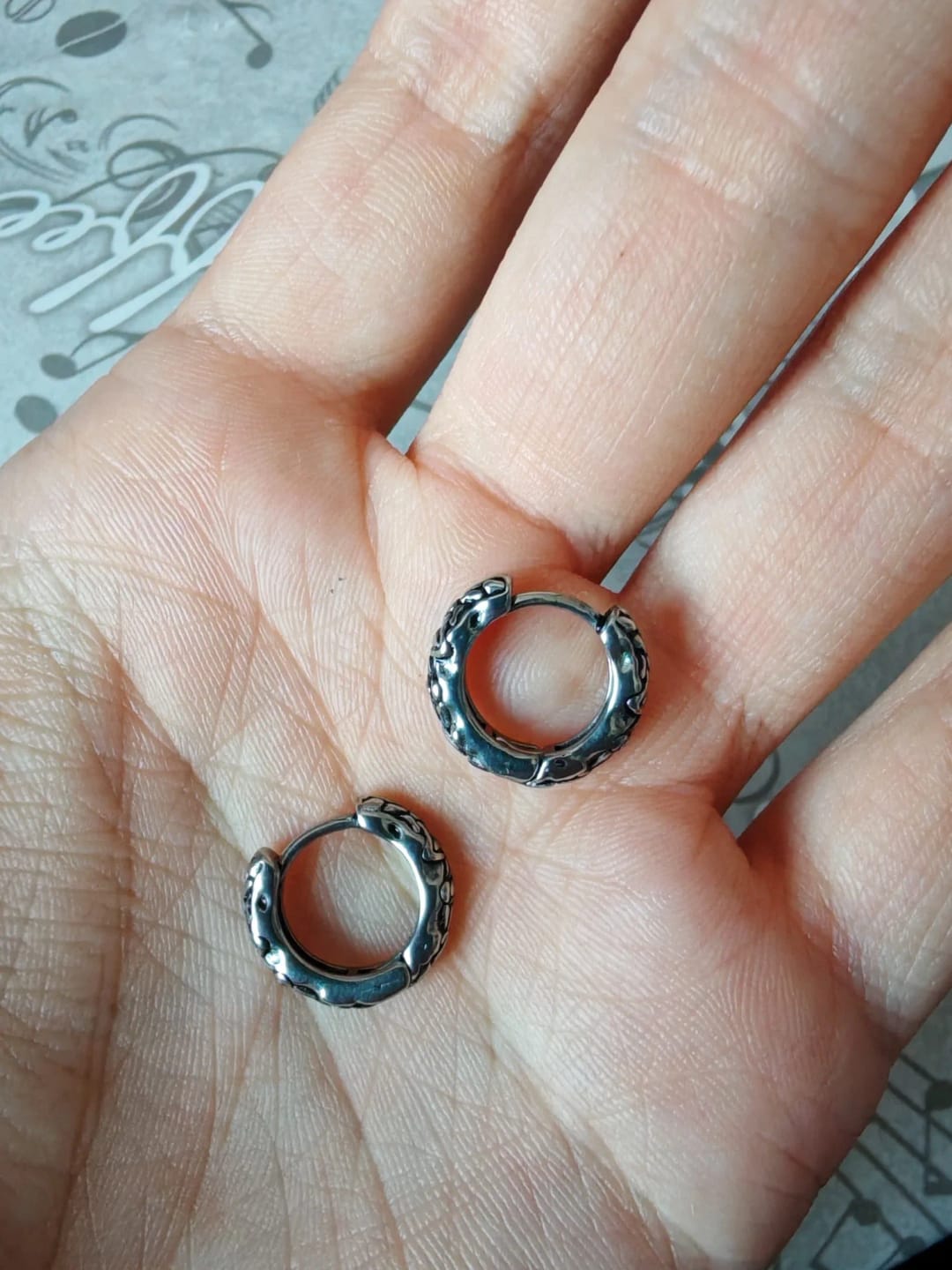 Customer photo review of Boucle d'Oreille Homme BIKER (Paire)
