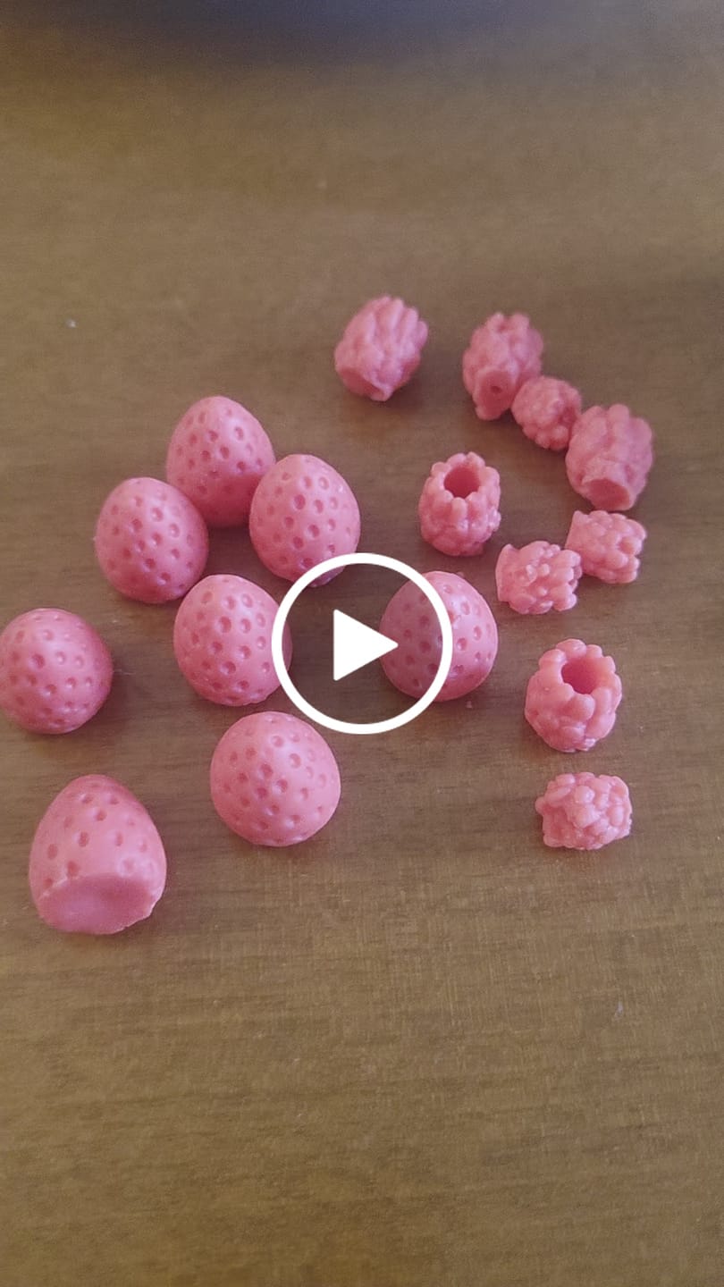 Customer video review of Colorante líquido para velas ROJO TOMATE