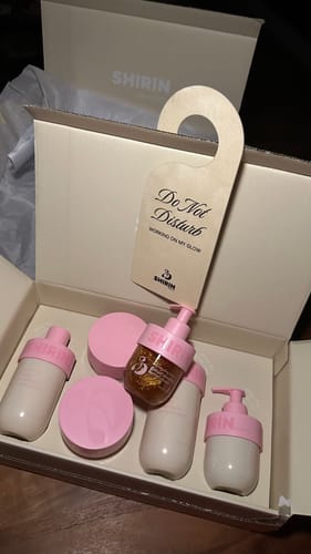 Customer photo review of Shimmering Body Oil Glazed Strawberry Butter Cream