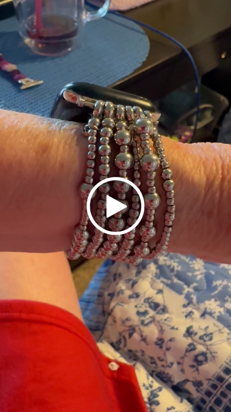 Customer video review of Platinum Demure Stretch Apple Watch Strap