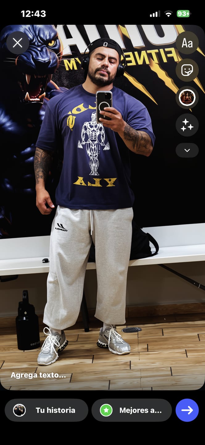 Customer photo review of 2154 - Throwback Baggy Joggers