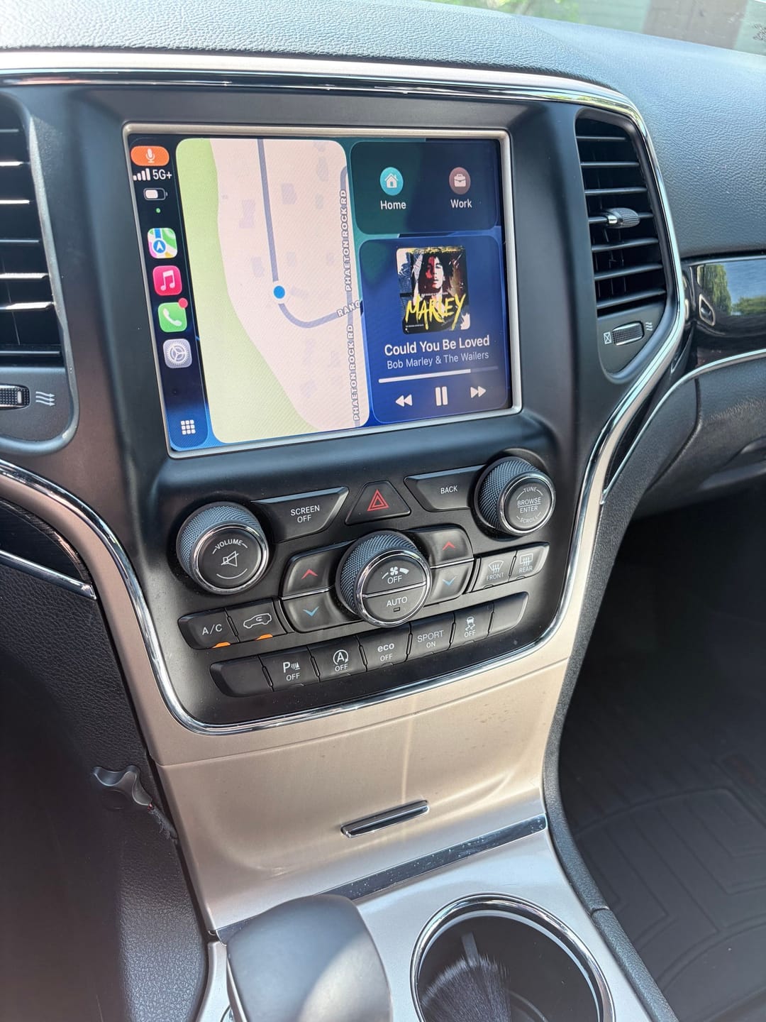 Customer photo review of Jeep Grand Cherokee with UConnect 8.4" — Wireless Apple CarPlay & Android Auto Module