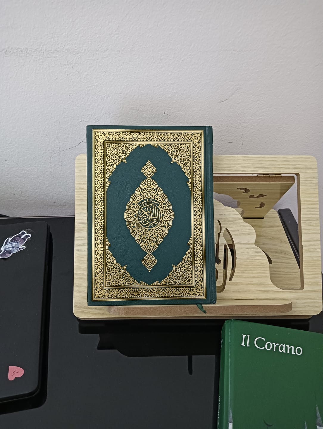 Customer photo review of Leggio dritto in Legno Inciso con Scritta “Al-Qur’an Al-Karim”