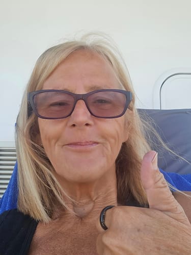 Reviewer smiling and giving a thumbs up.
