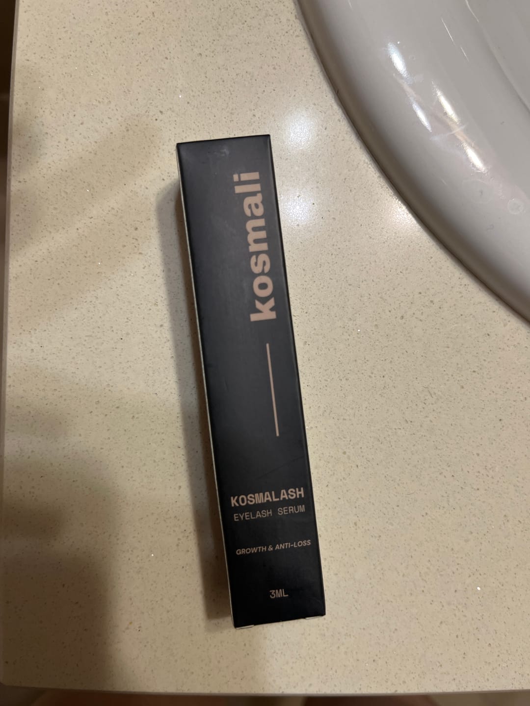 Customer photo review of KosmaLash® | Sérum Crecimiento & Anticaída