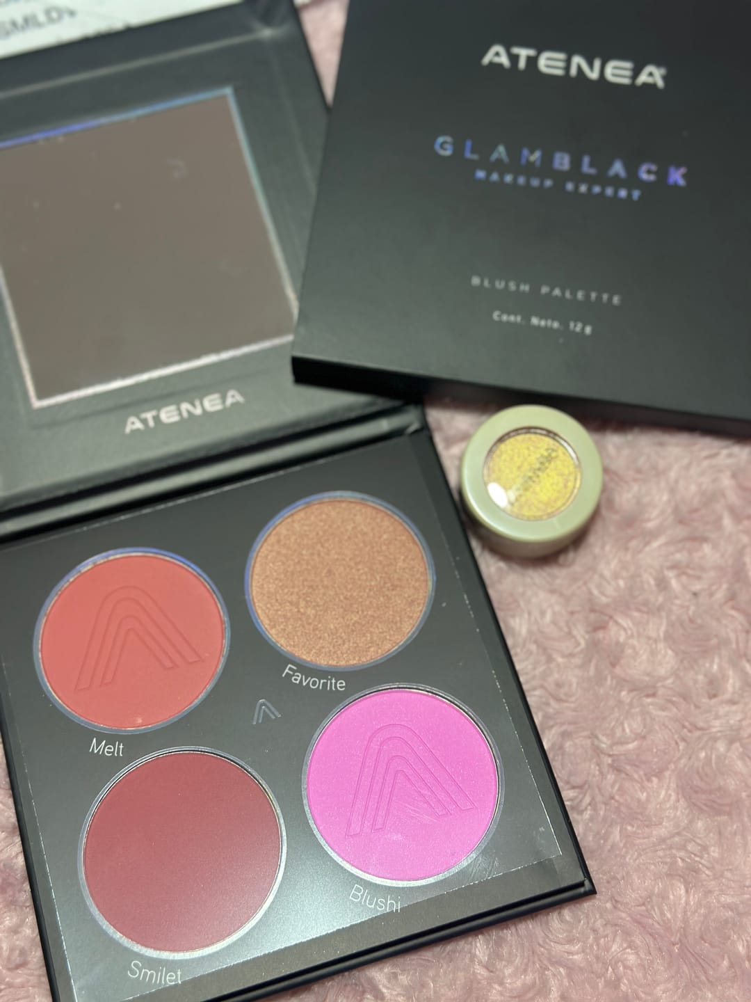 Customer photo review of PALETA DE RUBORES GLAMBLACK