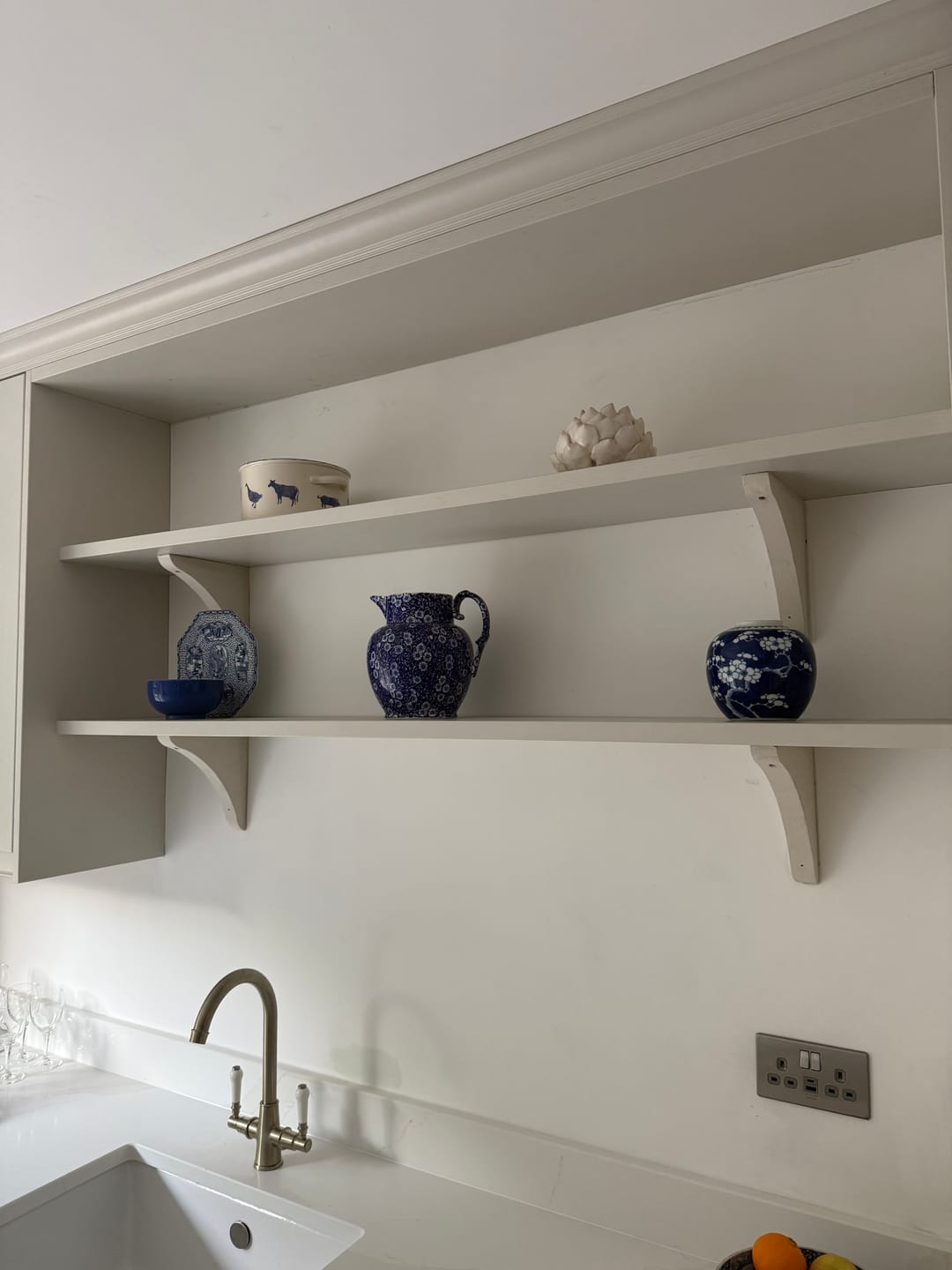 Customer photo review of Traditional Wooden Shelf Brackets (Pair)
