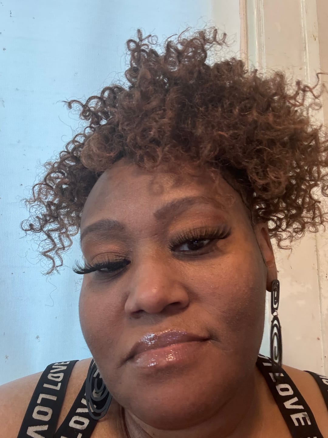 Customer photo review of Outre Pretty Quick Pineapple Ponytail - CUTIE