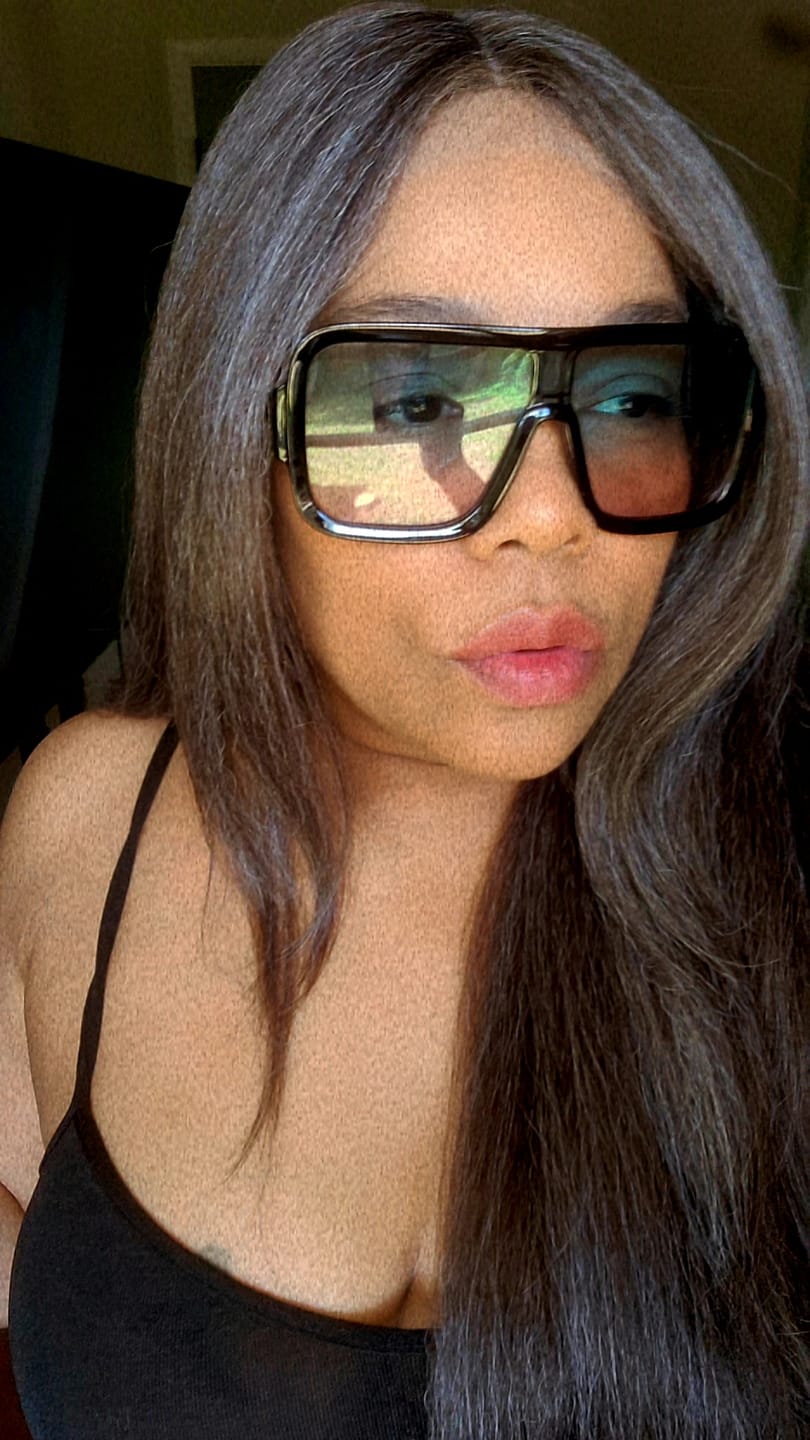 Customer photo review of Outre Neesha Soft & Natural HD Lace Front Wig - NEESHA 203