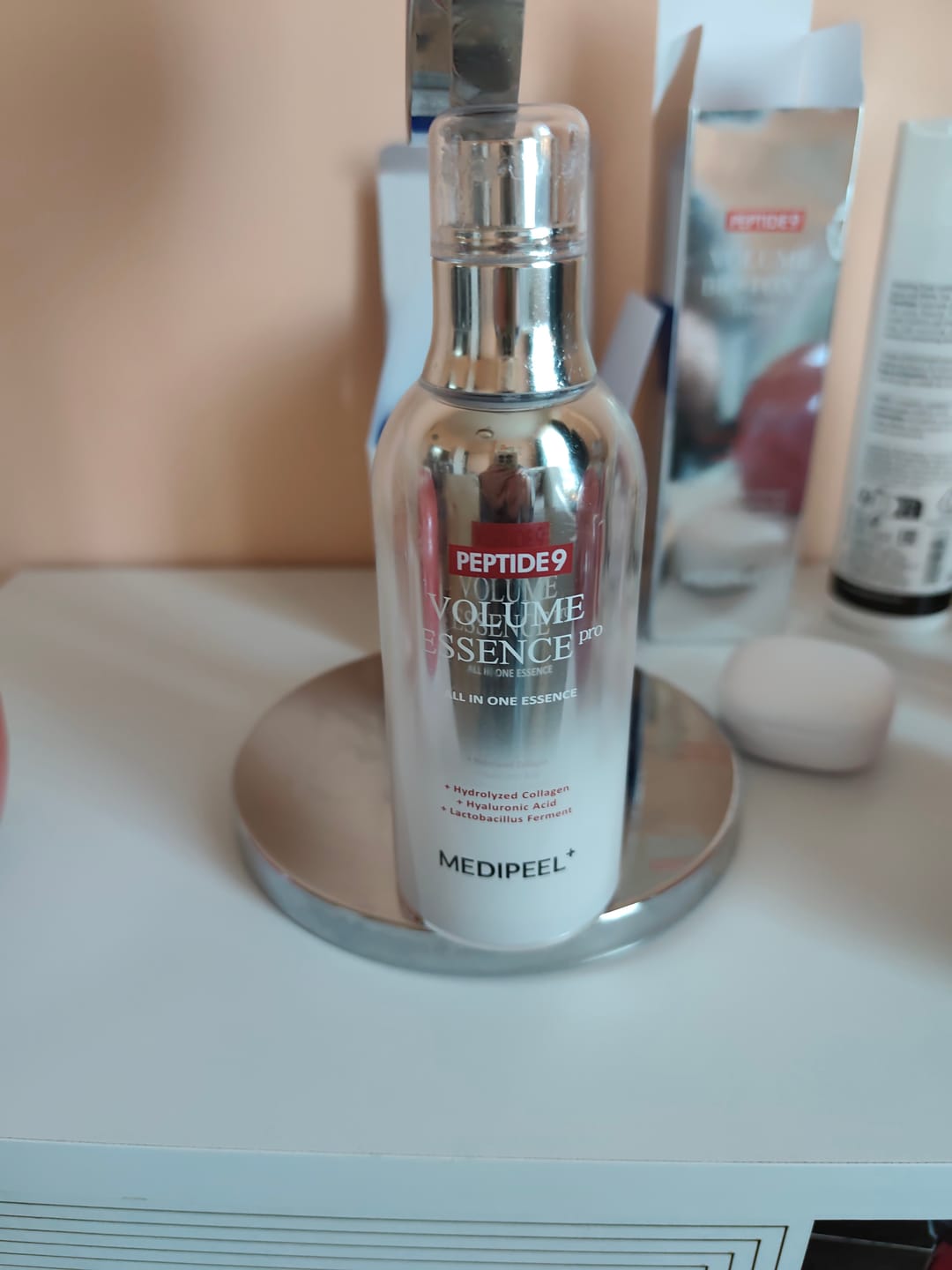 Customer photo review of Skābekļa liftinga esence ar peptīdiem Medi-Peel Peptide 9 Volume All In One Essence PRO