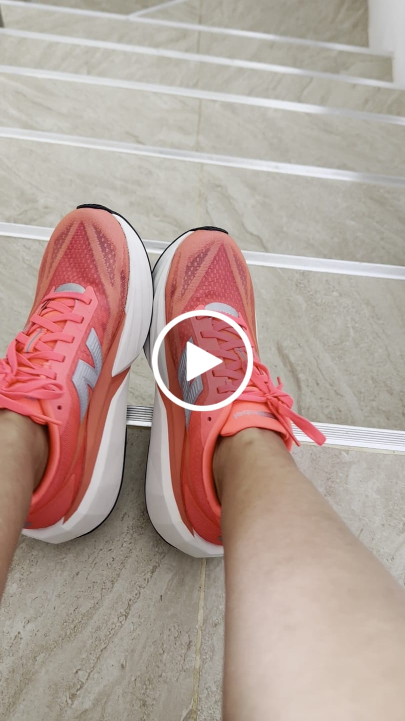 Customer video review of New Balance FuelCell Rebel v5 Mujer Urgent Red White