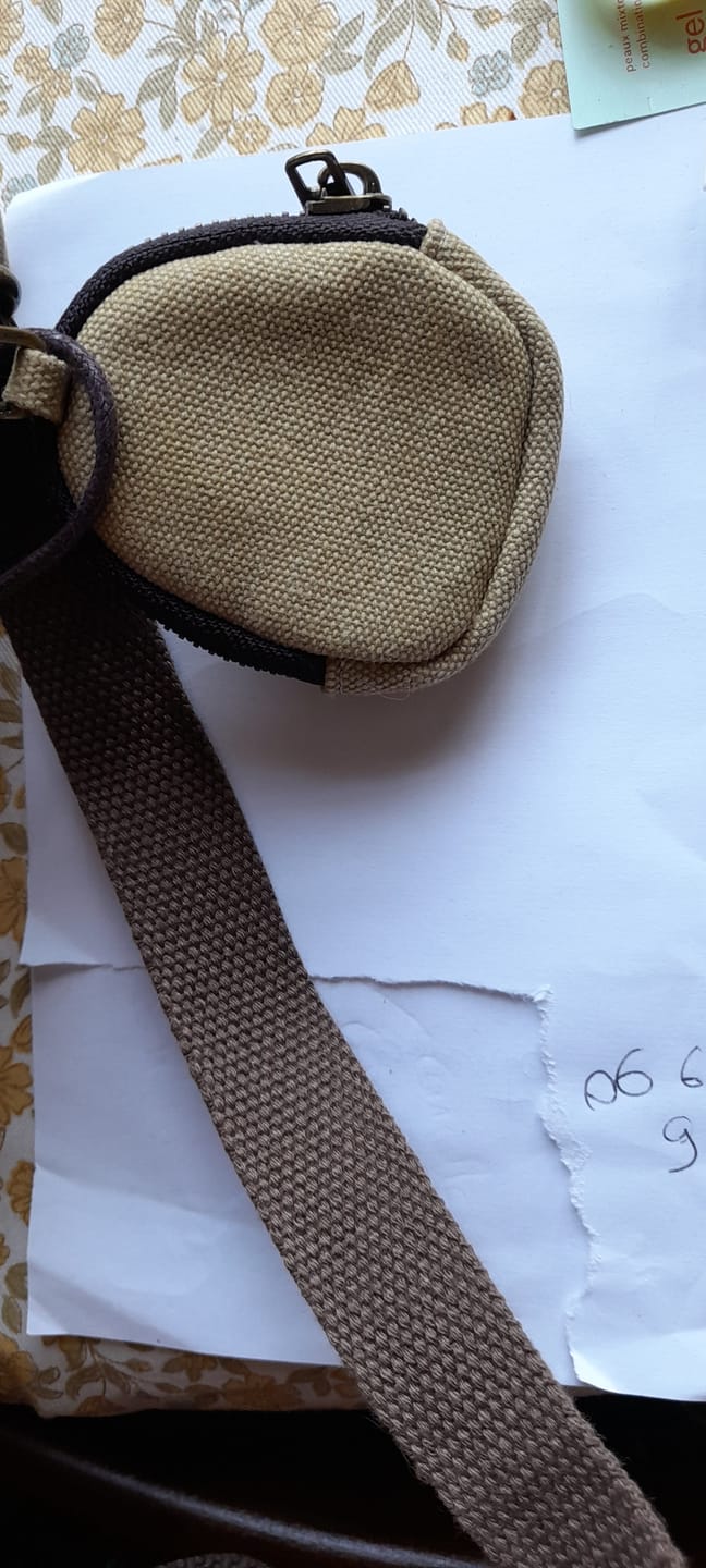 Kundenbewertung mit Foto von LILAS – TASCHENANHÄNGER