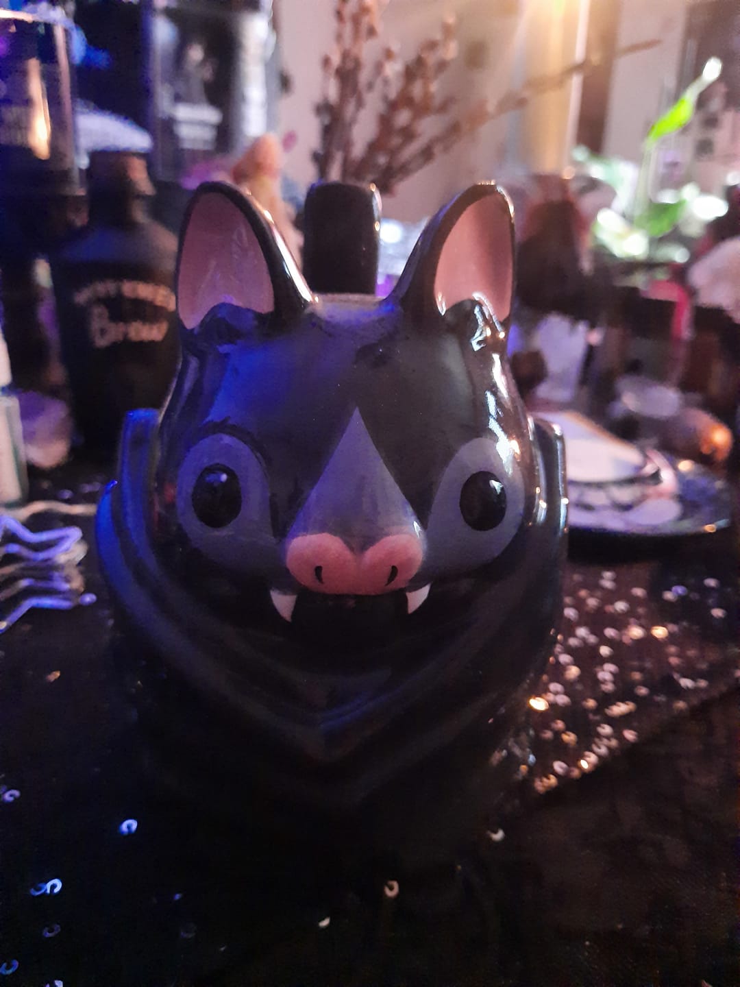 Customer photo review of Auf dem Kopf stehende Fledermaus Tasse – Becher aus Keramik in Fledermaus Form