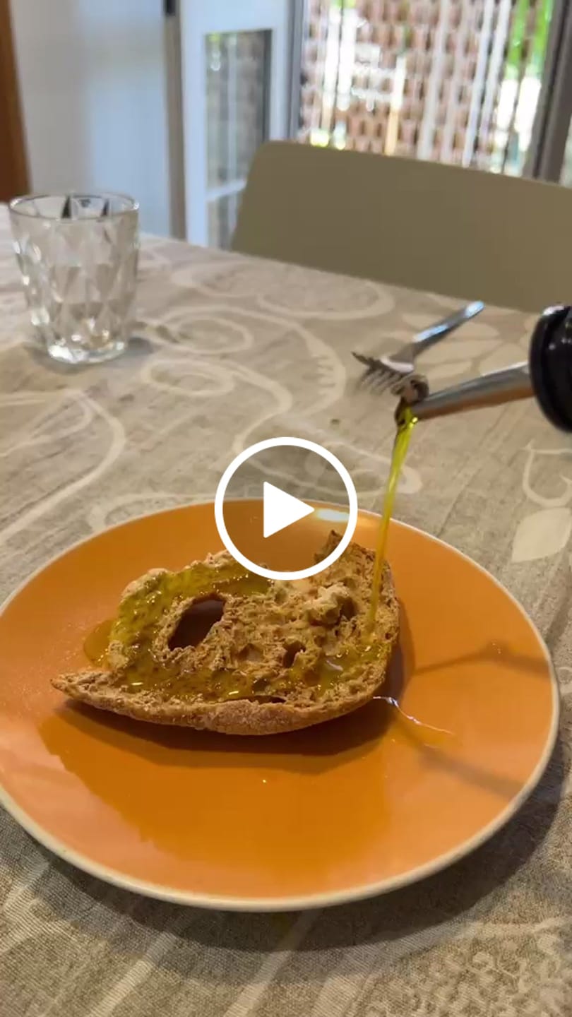 Customer video review of 1 lattina di olio extravergine di oliva • 5 Litri