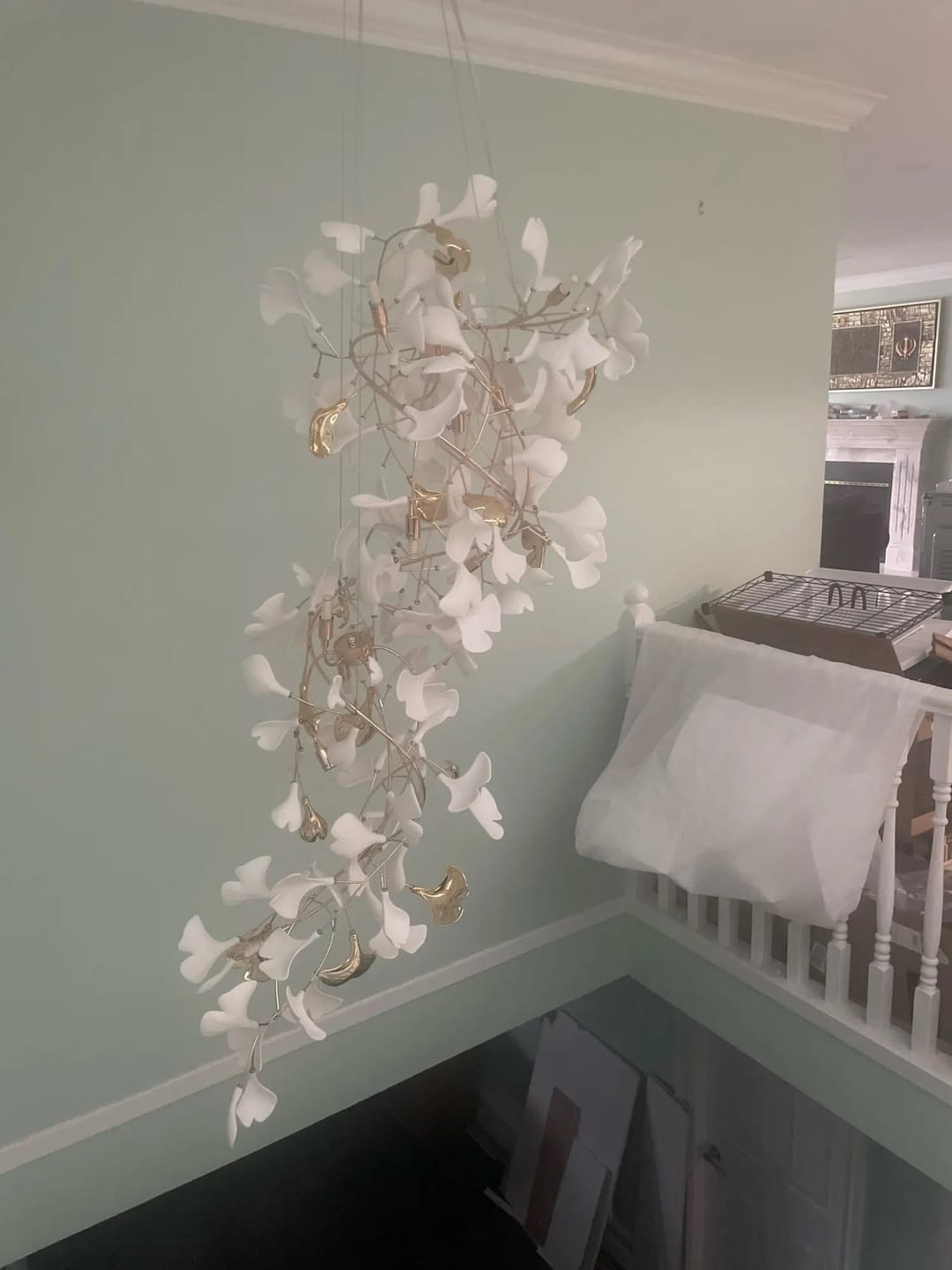 Customer photo review of Żyrandol liście miłorzębu Ginkgo – luksusowa lampa wisząca do klatki schodowej i salonu | FOGLIA