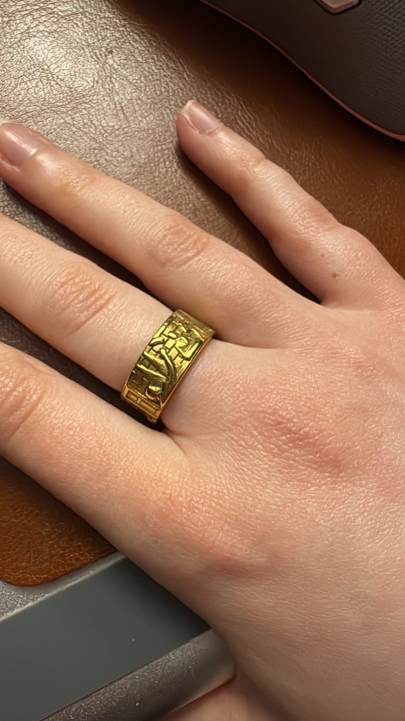 Customer photo review of "Farewell Kiss" Ring - Half Width - 925. or Stainless steel 18K GOLD PLATED