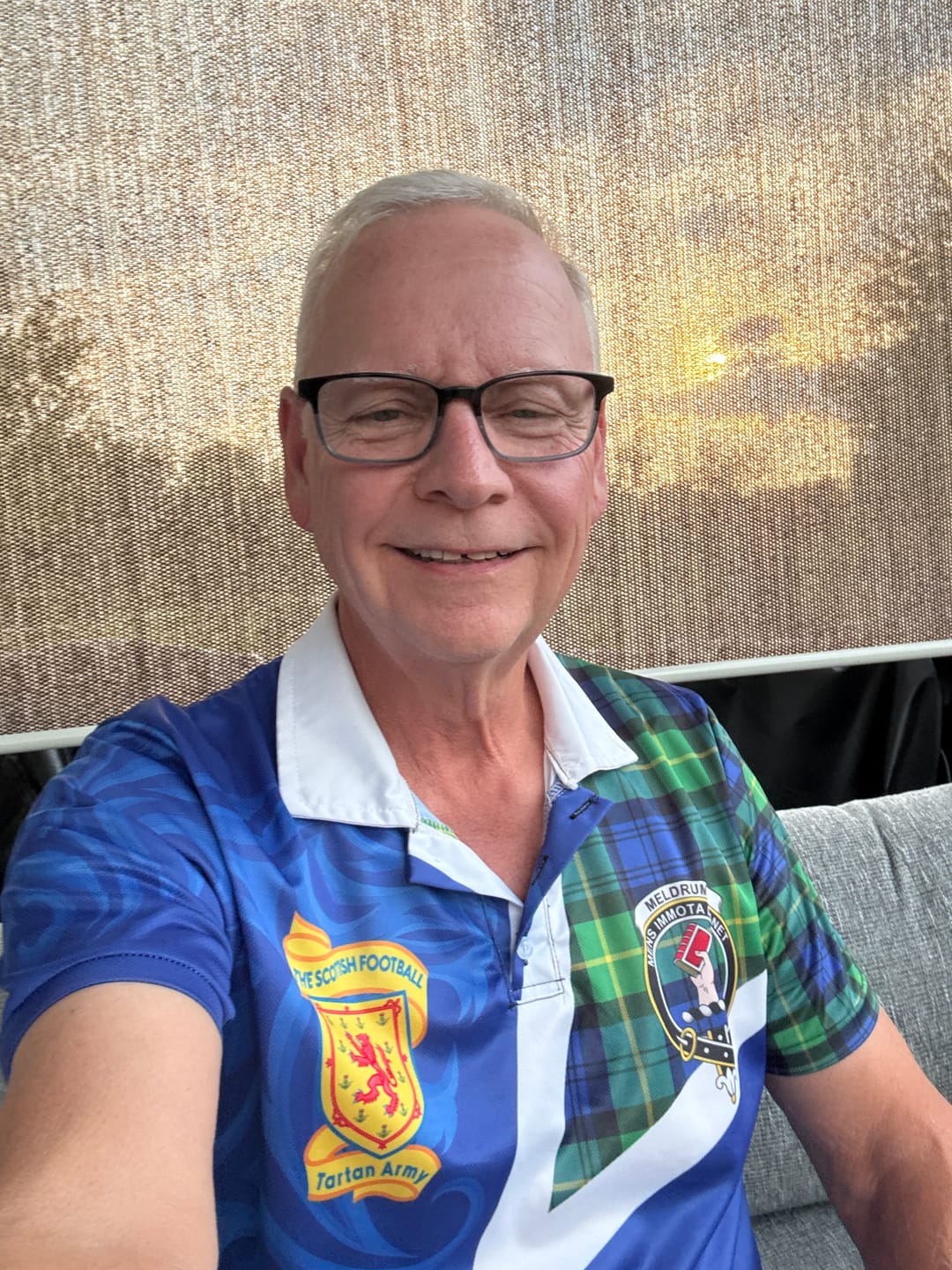 Customer photo review of Meldrum The Scottish Football Crest Polo Shirt Lion-Tartan Army