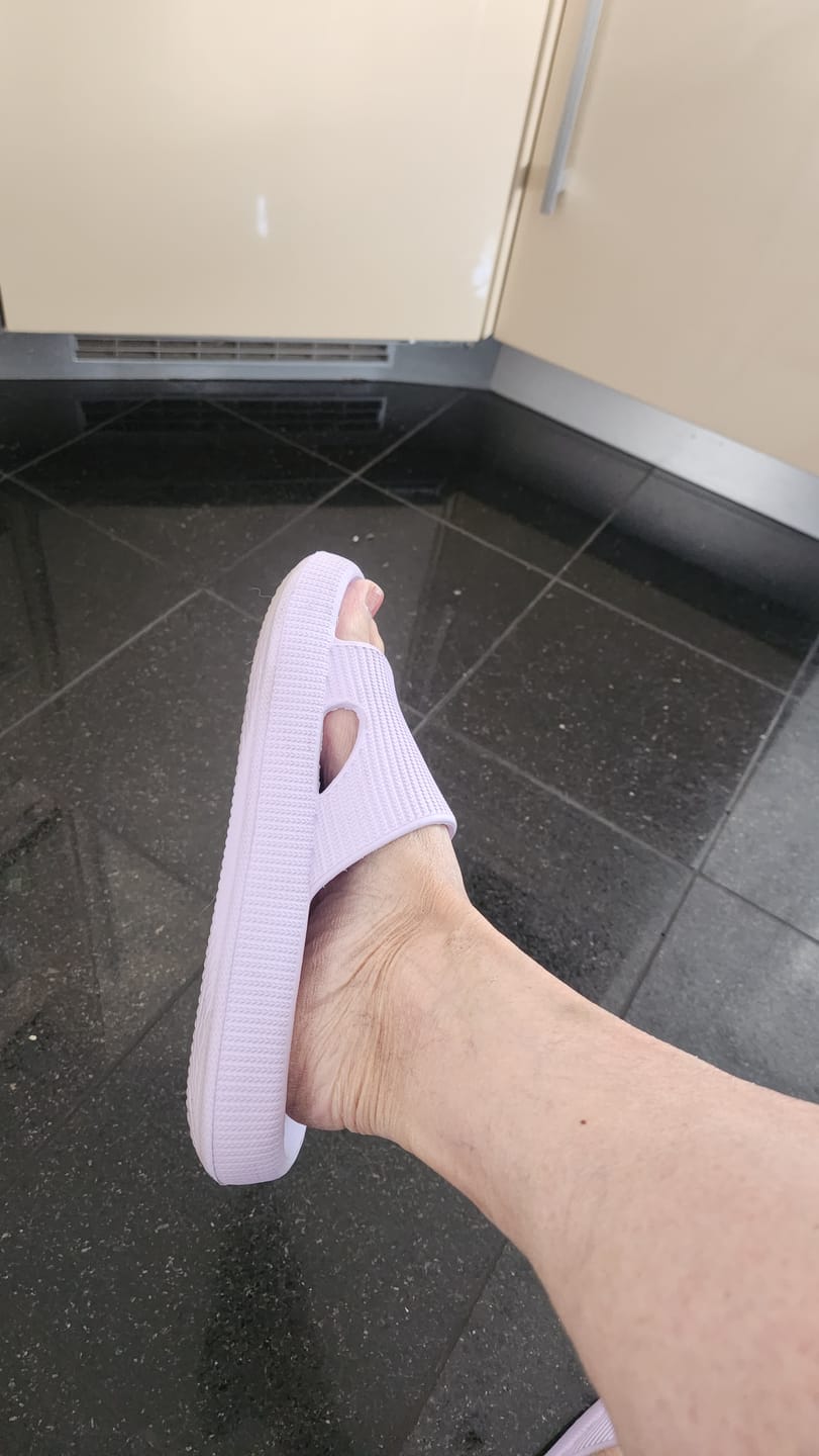 Customer photo review of HappyFlops Original