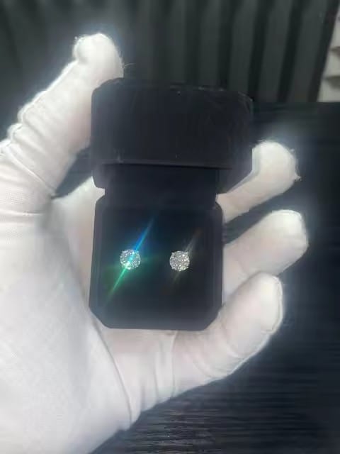 Customer photo review of Hot Sell Sterling Silver 925 White Gold VVS Moissanite Stud Earrings Screw Back