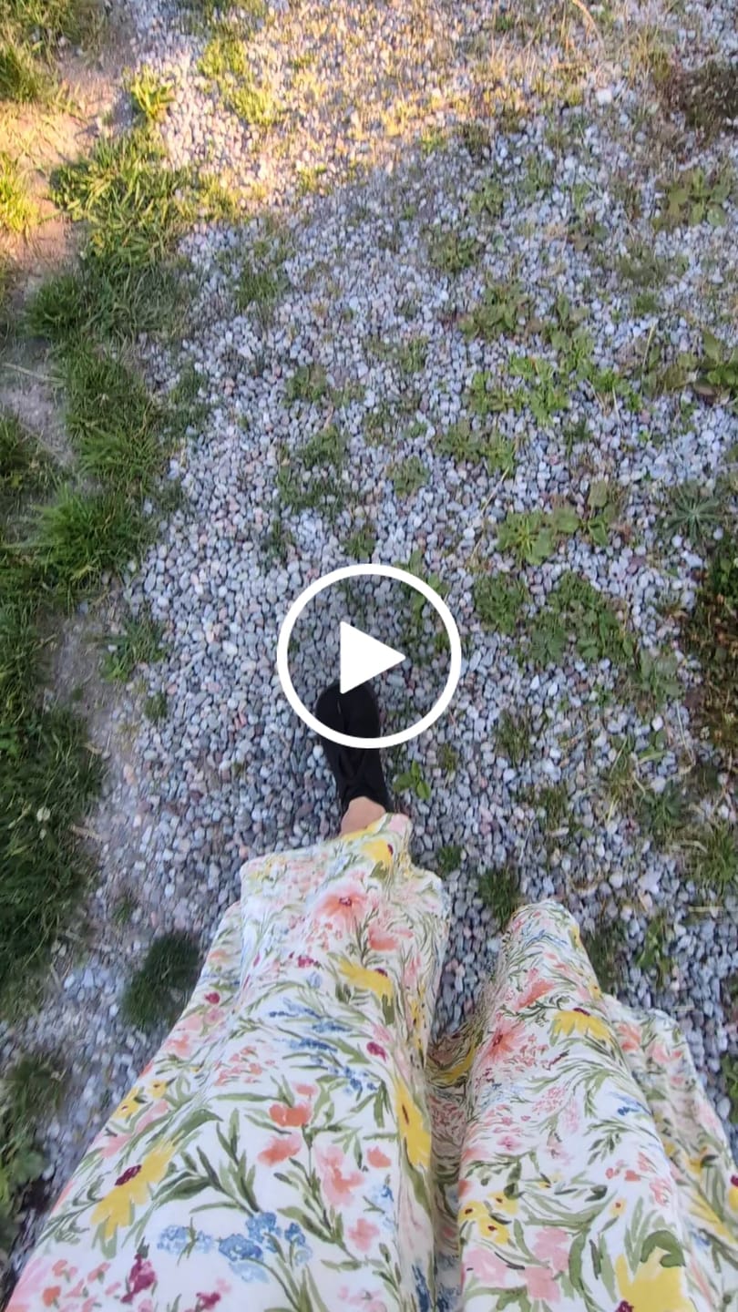 Customer video review of Vaistoa Iloa | Knitted Barefoot Sneakers