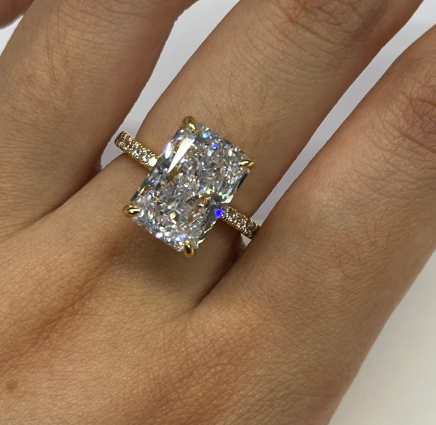 Customer photo review of S925 2.0Ct~7.0Ct Elegant Radiant Cut Engagement Ring In Sterling Silver Everyday Wearable Ring For Women