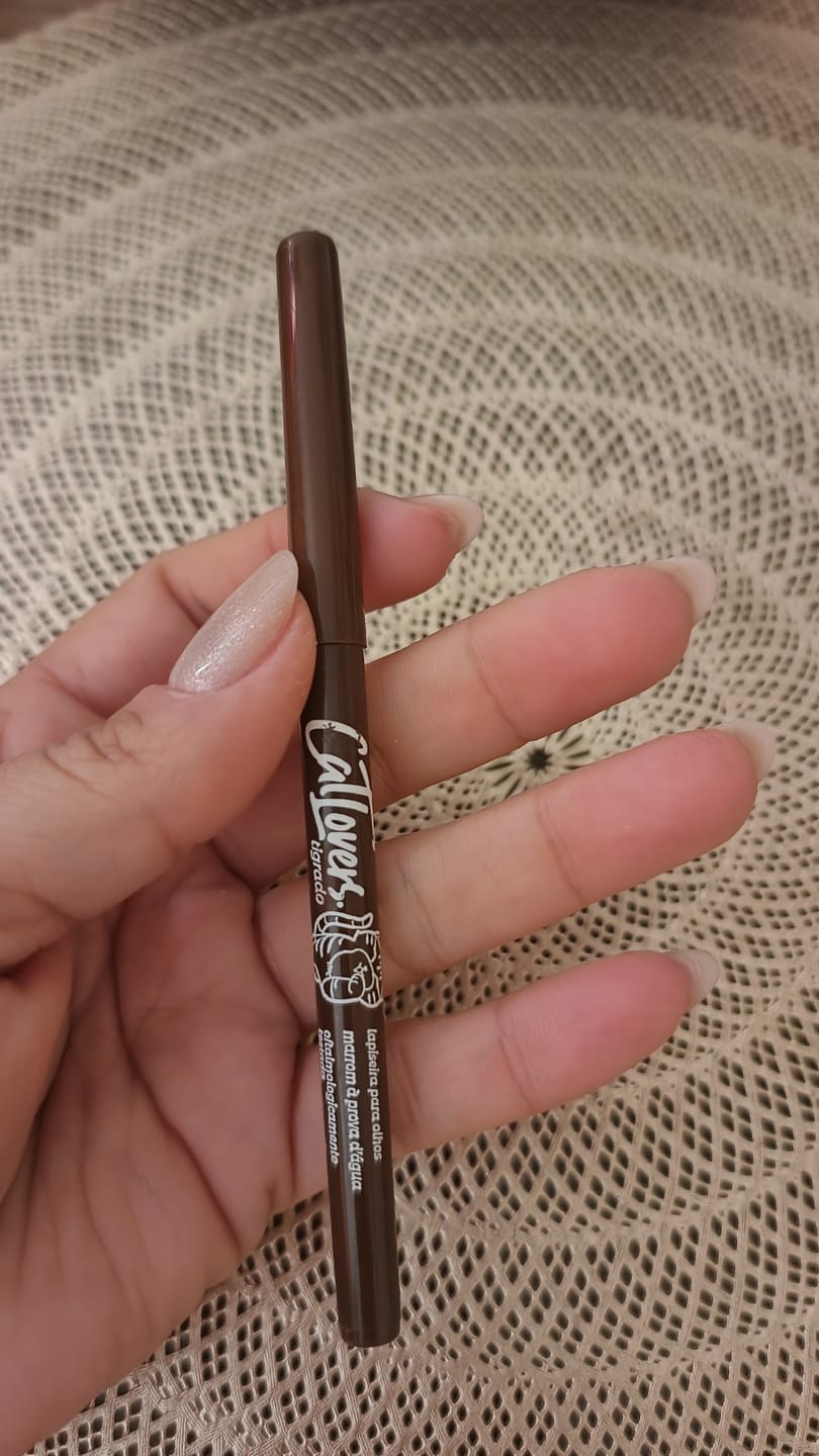 Customer photo review of Lapiseira Para Olhos Marrom – Cat Lovers – Vizzela