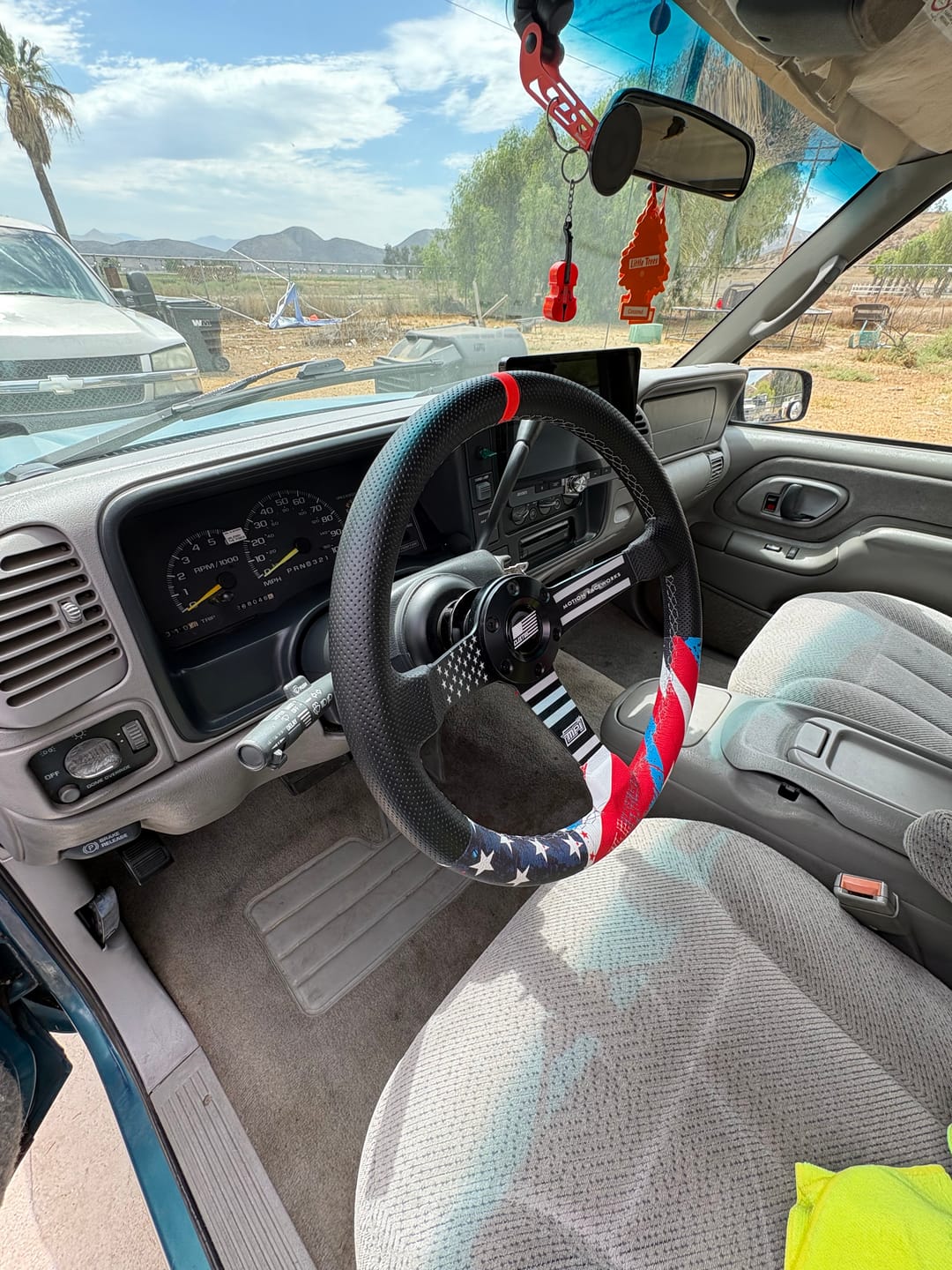 Customer photo review of Motion GM/Ford Bolt-On SFI Steering Quick Release Hub 5/6 Bolt Pattern 15-270
