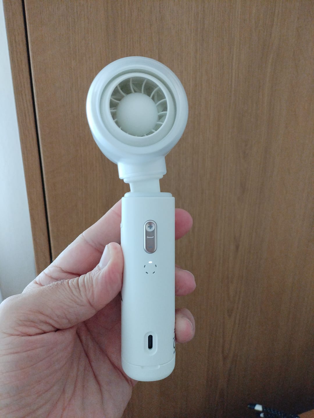 Customer photo review of El Fanı | Taşınabilir, 14000 RPM, 7 Saat Şarjlı, 5 Kademe, Mini Vantilatör, (X6101)