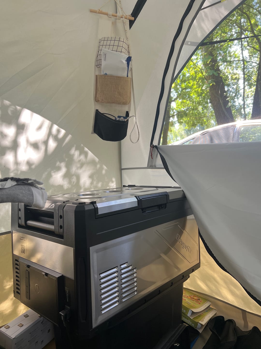 Customer photo review of BougeRV Rocky V2.0 39L Zwei Zonen 12V Kompressor Kühlbox Auto, Tragbarer Kühlschrank