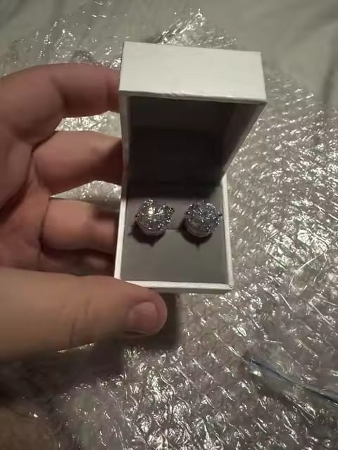 Customer photo review of Hot Sell Sterling Silver 925 White Gold VVS Moissanite Stud Earrings Screw Back
