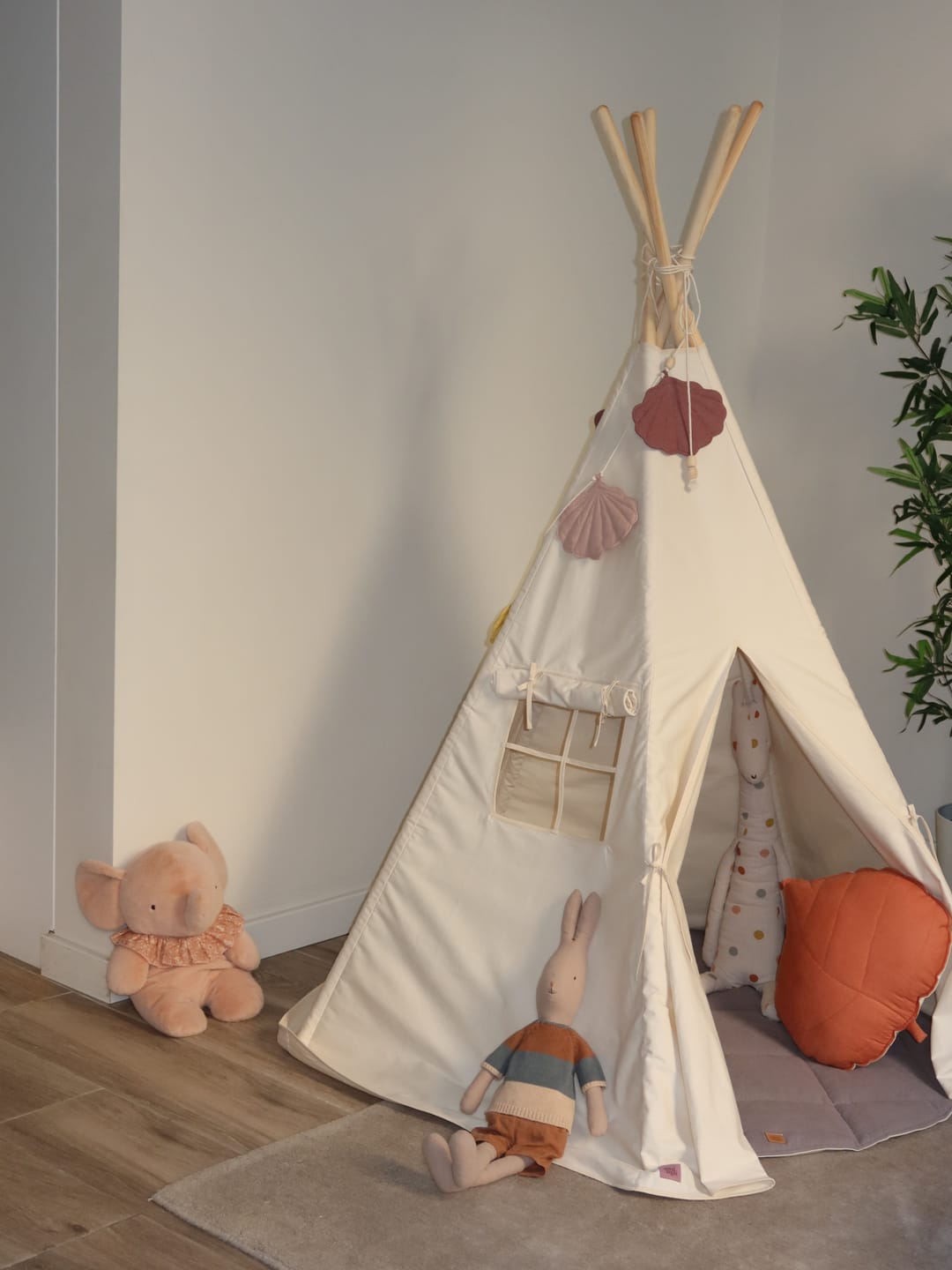 Customer photo review of “Beige” Teepee and Mat Set