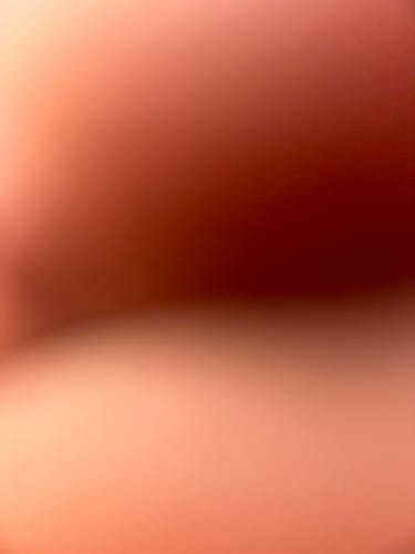 Close-up: A blurry, out-of-focus image from a customer reviewing ZAZA - Green Crack.