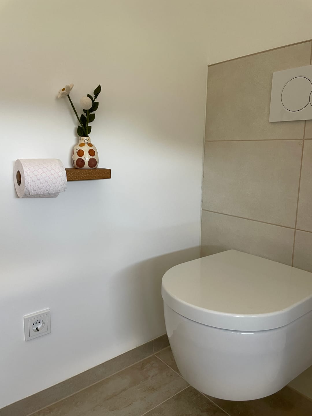 Customer photo review of Toilettenpapierhalter LEO aus Eiche