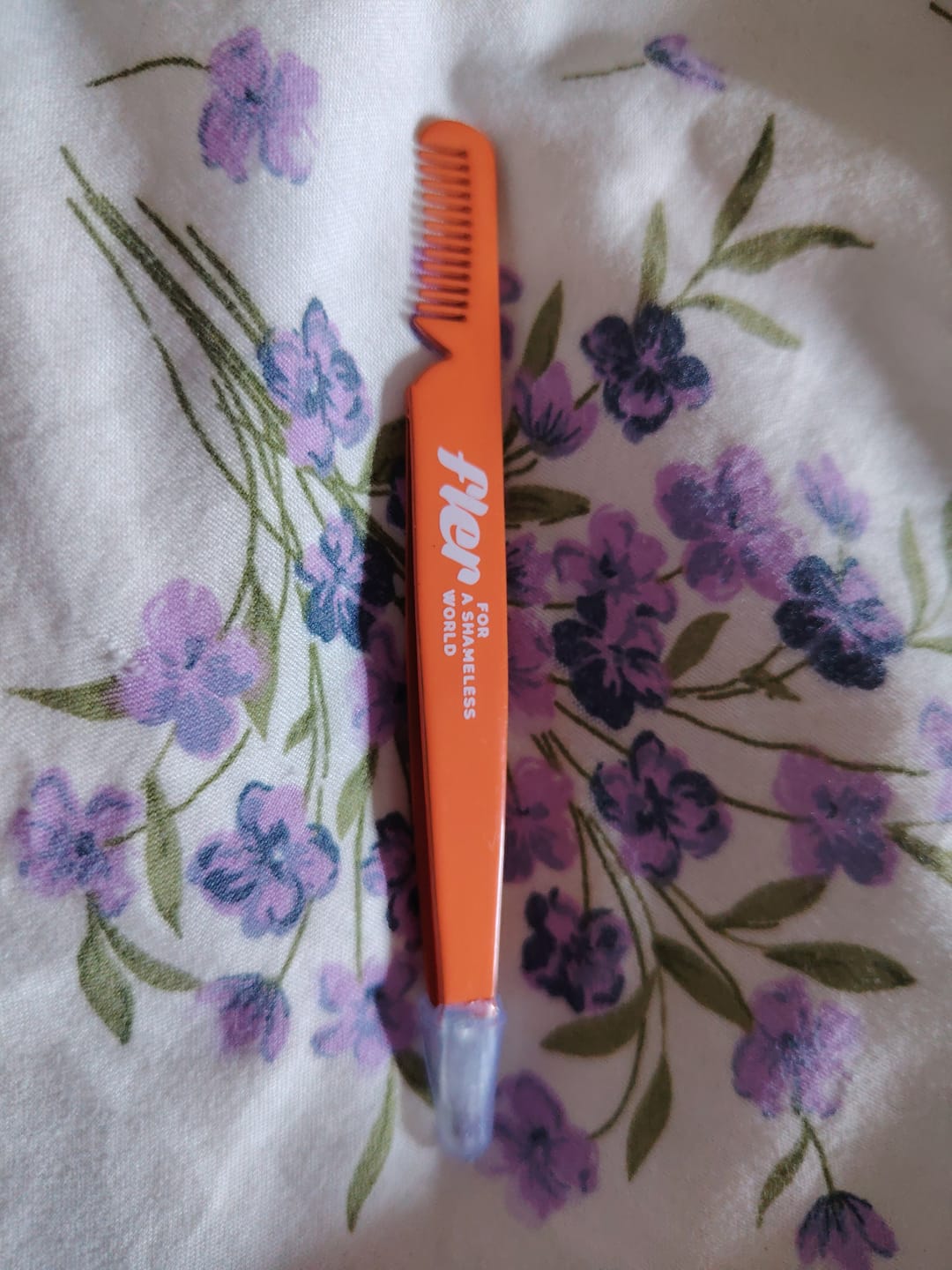 Customer photo review of Gift - Eyebrow Tweezer