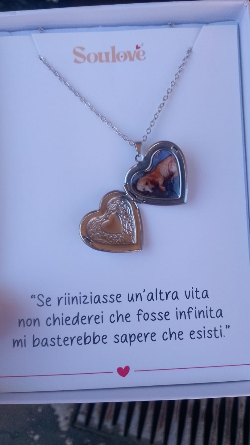 Customer photo review of Collana con Foto custodita nel Cuore e Dedica Personalizzata