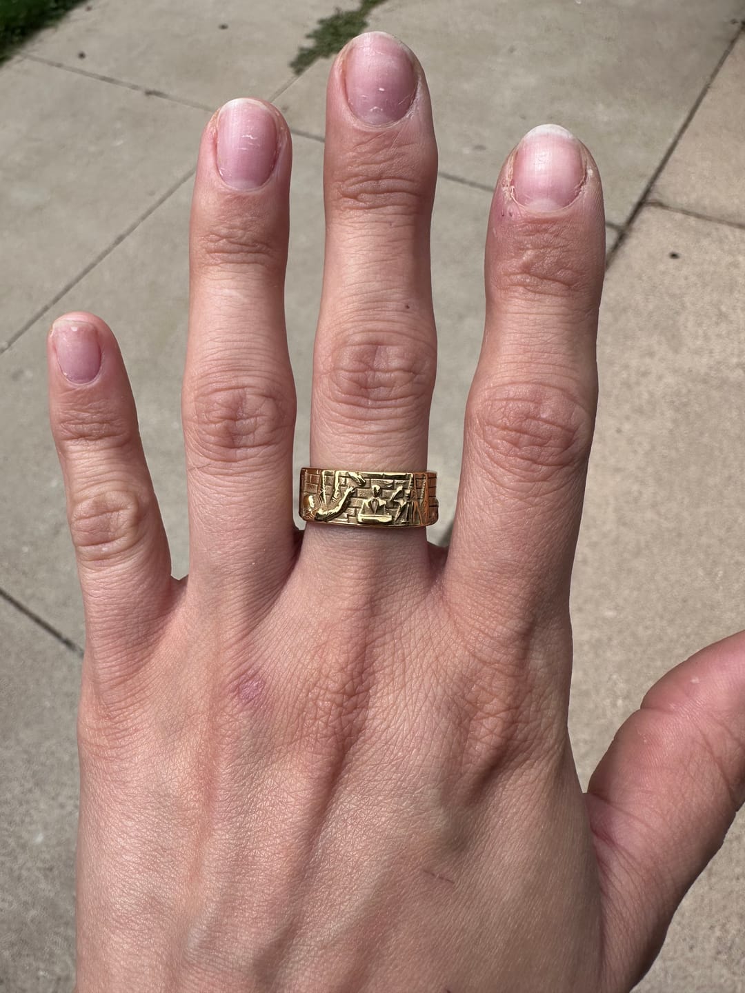 Customer photo review of "Farewell Kiss" Ring - Half Width - 925. or Stainless steel 18K GOLD PLATED
