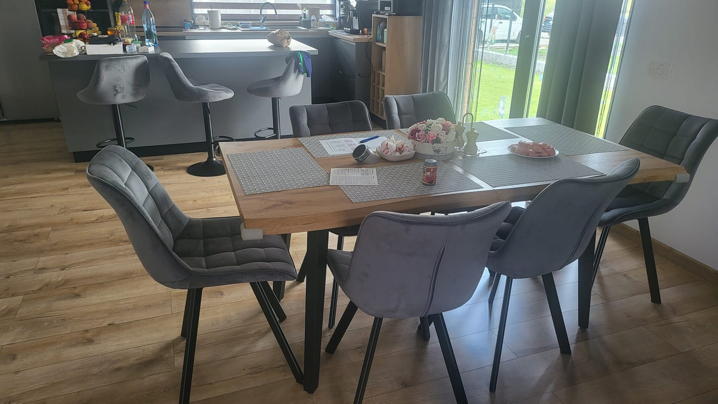 Customer photo review of Scaun tapitat modern K332, gri/negru, stofa catifelata/metal, 46X61X84 CM