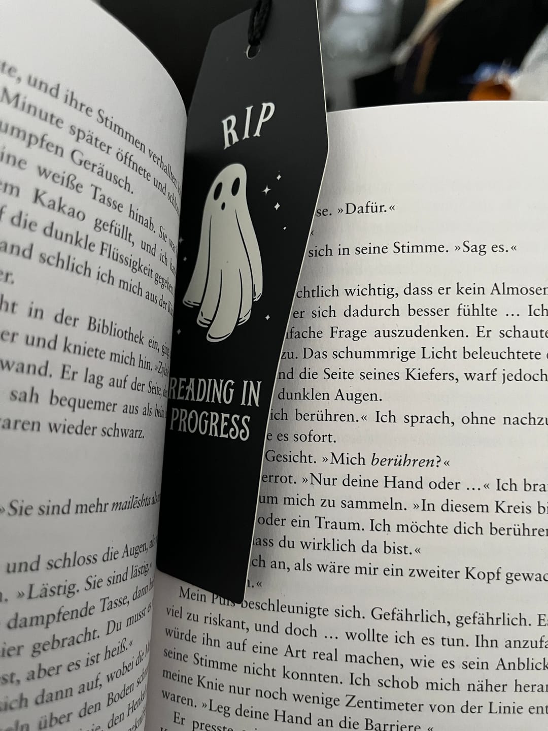 Customer photo review of Sarg Lesezeichen – Spooky Summerween für Booklover