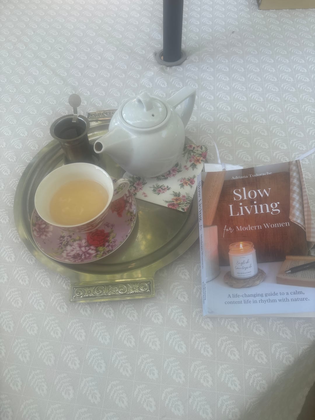 Customer photo review of "Slow Living for Modern Women" - Adriana Tudorache