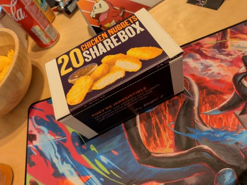 Customer photo review of 20 Chicken Nuggets Deckbox