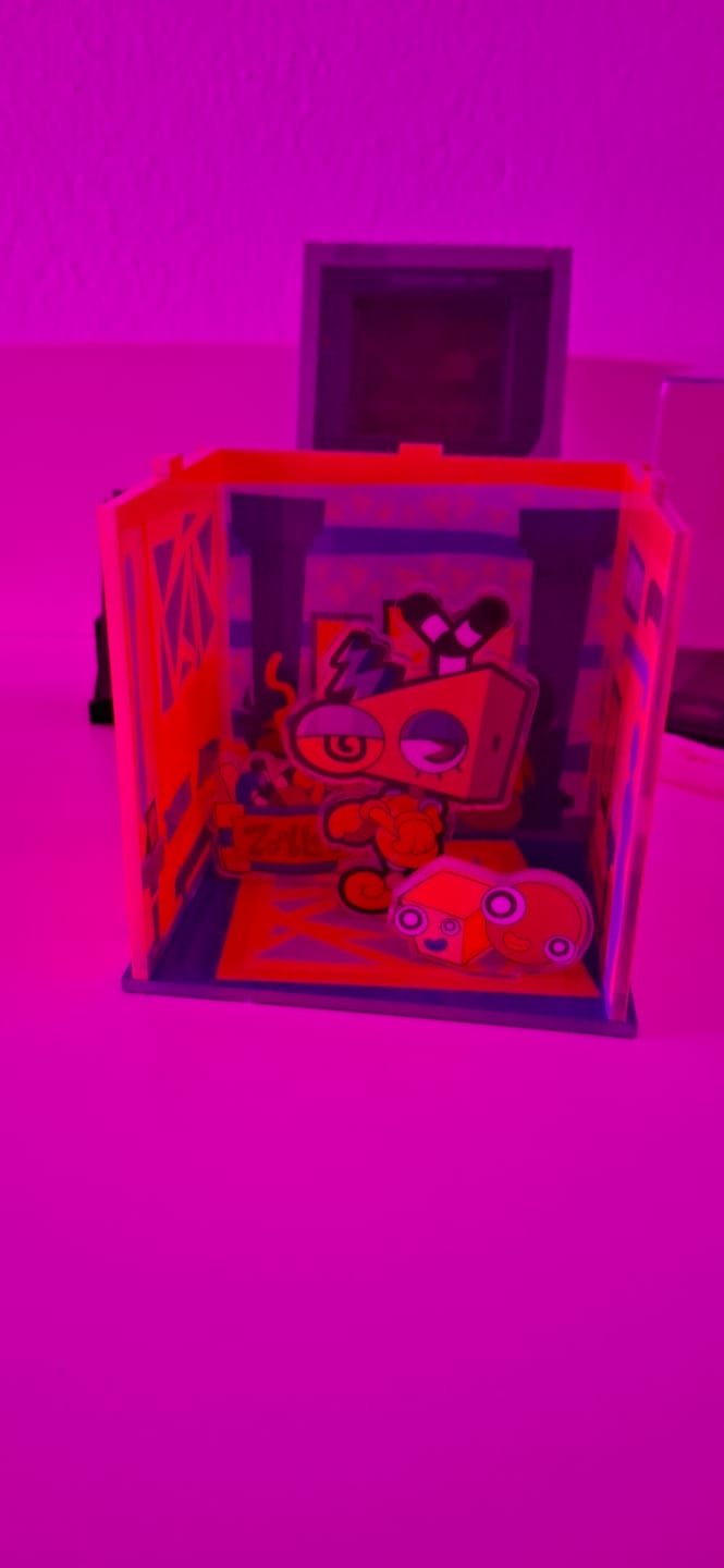 Customer photo review of Digital Circus Acrylicz Blindbox