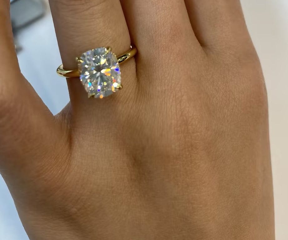 Customer photo review of S925 Moissanite 2.5~4.0 Carat Cushion Cut Engagement Ring Solitaire Promise Ring For Everyday Wear