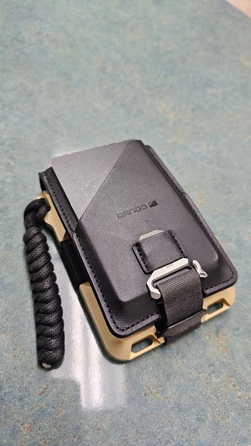 Customer photo review of M1 Maverick™ 4 Pocket Bifold Leather